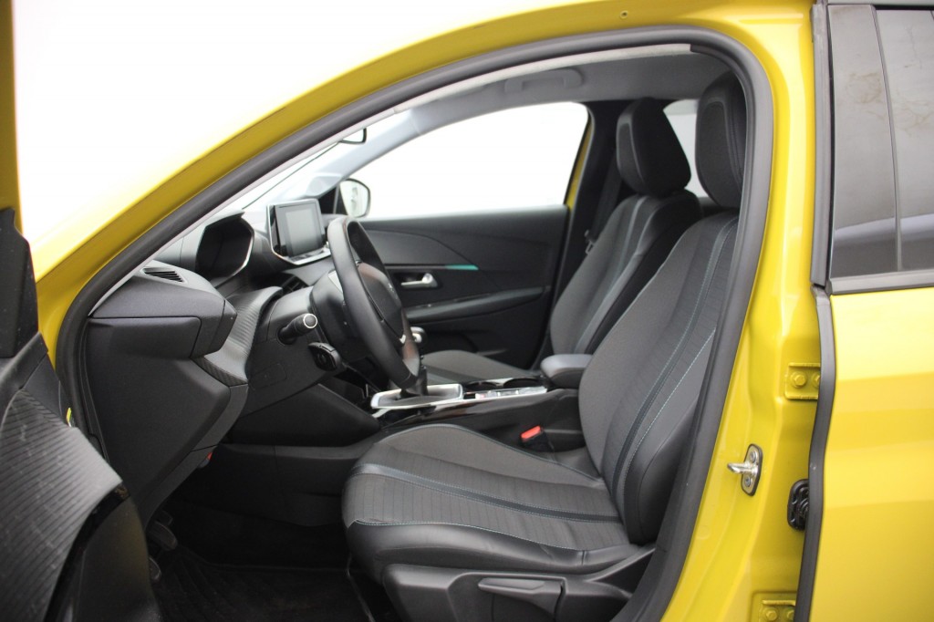 PEUGEOT-208-1.2 PureTech Allure - Carplay, LED, Half Leer