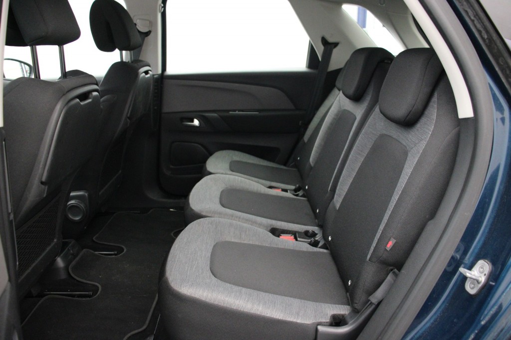 CITROEN-SPACETOURER-1.2 PureTech Selection Automaat - Carplay, Cruise, Trekhaak