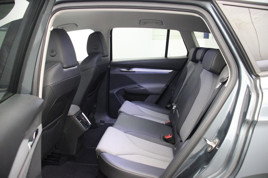 SKODA-ENYAQ-60 - Carplay, Stoelverwaming, Cruise, SOH 93%