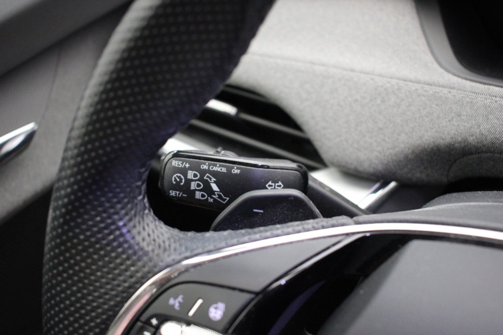 SKODA-ENYAQ-60 - Carplay, Stoelverwaming, Cruise, SOH 93%