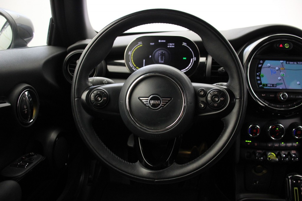 MINI-MINI ELECTRIC-Essential 33 kWh - Half Leer, Cruise, Navi, Stoelverw. SOH 96%