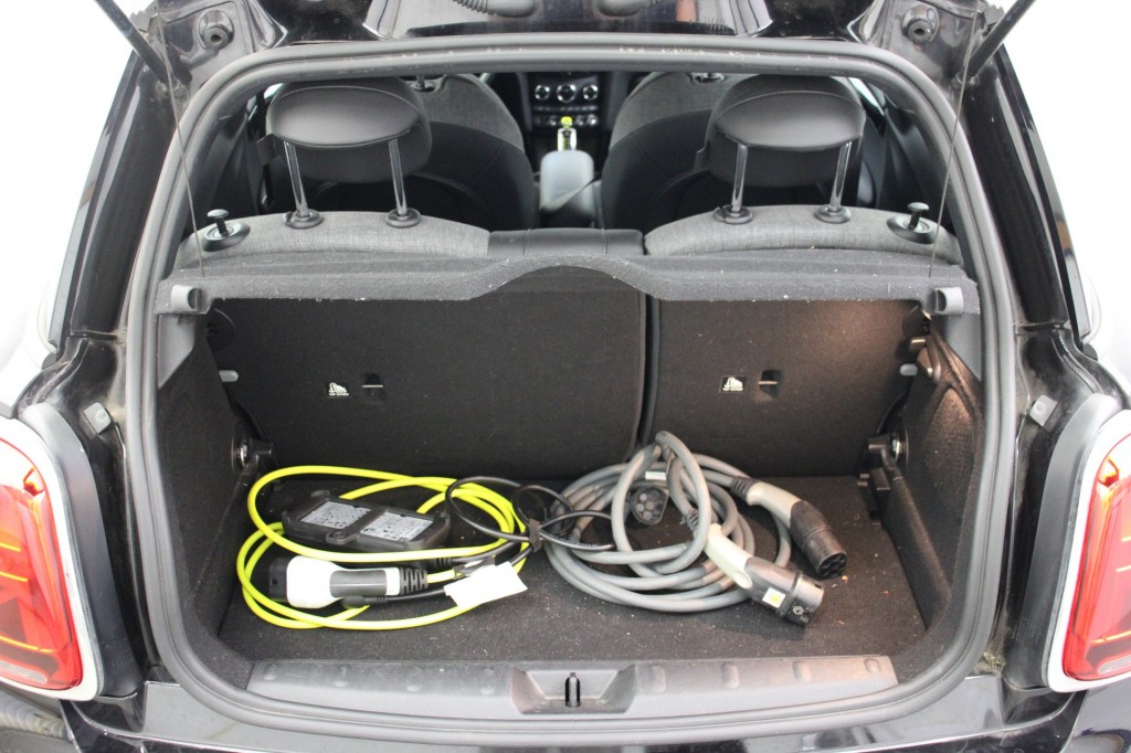 MINI-MINI ELECTRIC-Essential 33 kWh - Half Leer, Cruise, Navi, Stoelverw. SOH 96%