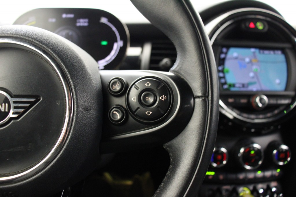 MINI-MINI ELECTRIC-Essential 33 kWh - Half Leer, Cruise, Navi, Stoelverw. SOH 96%