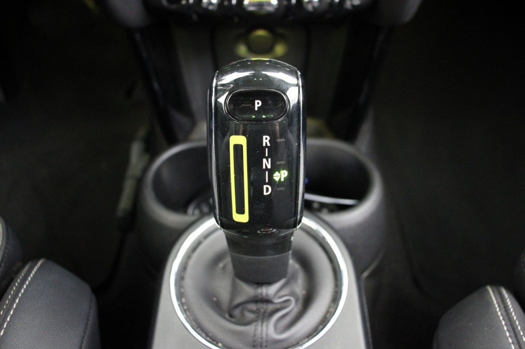 MINI-MINI ELECTRIC-Essential 33 kWh - Half Leer, Cruise, Navi, Stoelverw. SOH 96%
