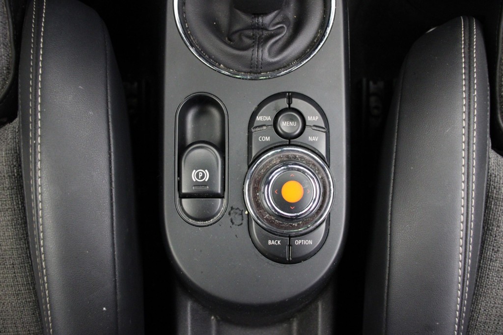 MINI-MINI ELECTRIC-Essential 33 kWh - Half Leer, Cruise, Navi, Stoelverw. SOH 96%