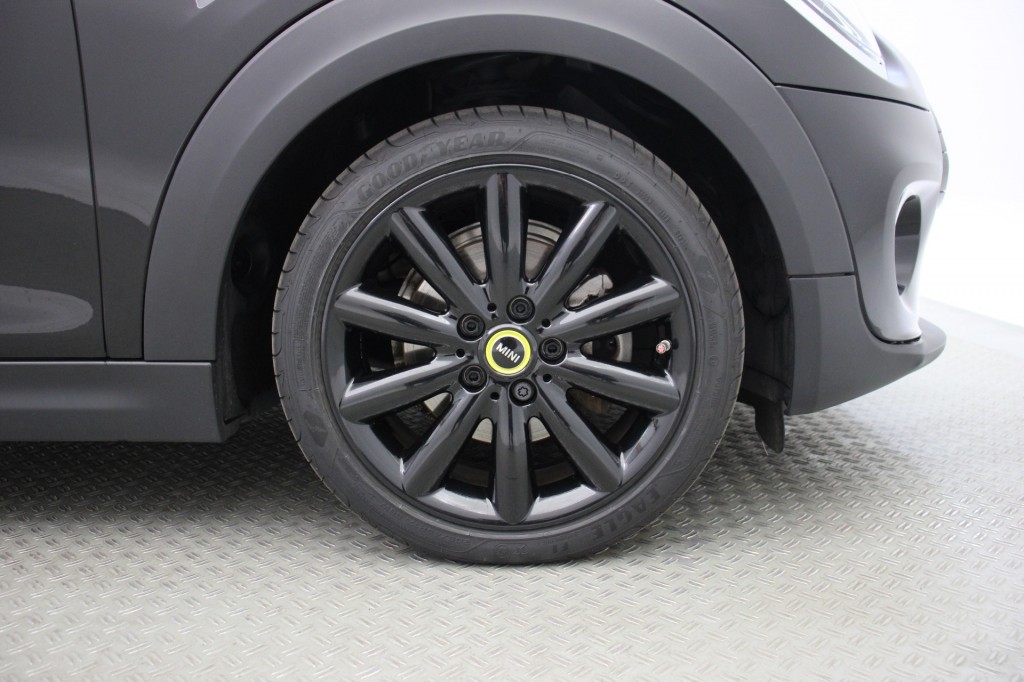 MINI-MINI ELECTRIC-Essential 33 kWh - Half Leer, Cruise, Navi, Stoelverw. SOH 96%