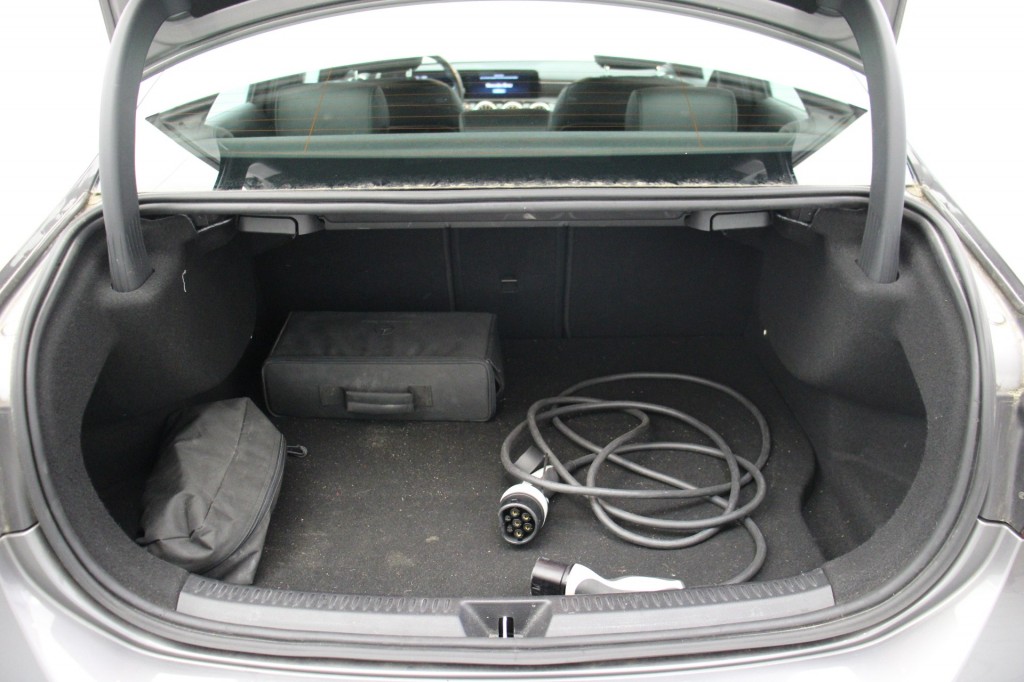 MERCEDES-BENZ-A-KLASSE-Sedan 250e Plug In Business Solution Luxury Limited Automaat
