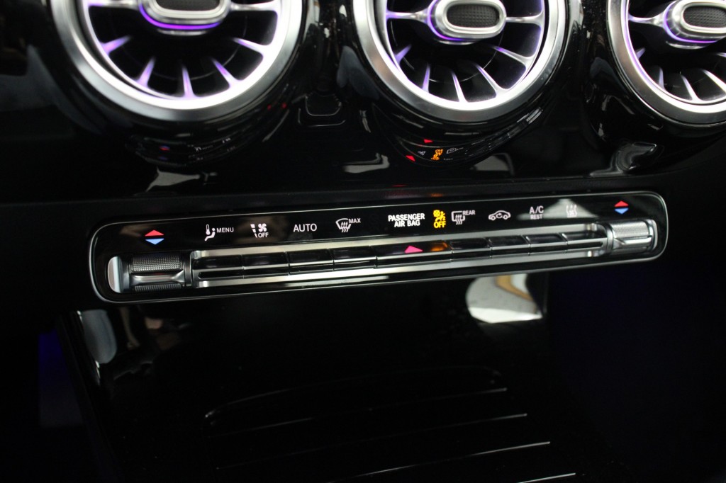 MERCEDES-BENZ-A-KLASSE-Sedan 250e Plug In Business Solution Luxury Limited Automaat