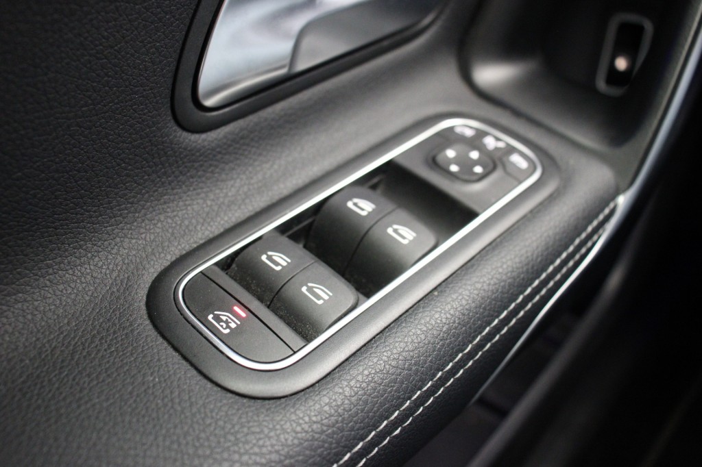 MERCEDES-BENZ-A-KLASSE-Sedan 250e Plug In Business Solution Luxury Limited Automaat