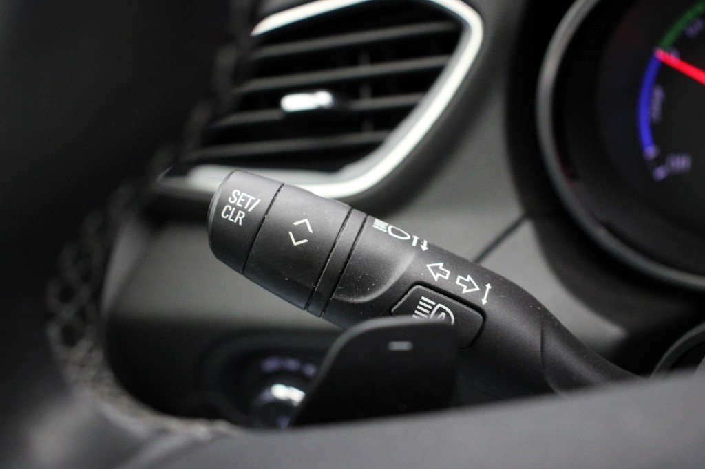 PEUGEOT-3008-1.6 Turbo Hybrid4 Business Executive - Carplay, Half Leer