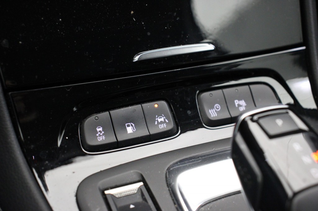 PEUGEOT-3008-1.6 Turbo Hybrid4 Business Executive - Carplay, Half Leer