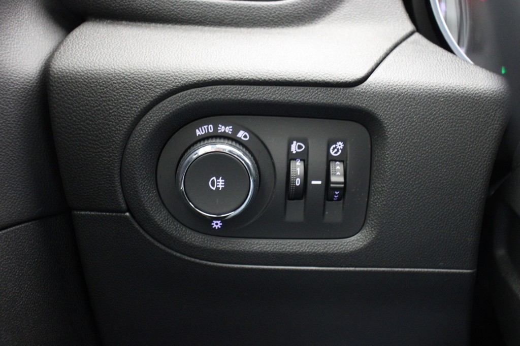 PEUGEOT-3008-1.6 Turbo Hybrid4 Business Executive - Carplay, Half Leer