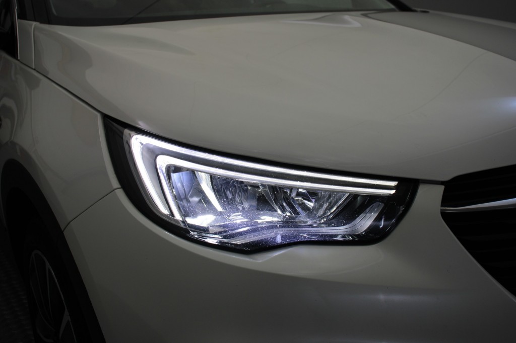 PEUGEOT-3008-1.6 Turbo Hybrid4 Business Executive - Carplay, Half Leer