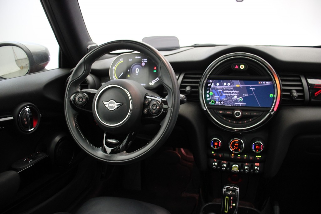 MINI-MINI ELECTRIC-Yours 33 kWh - Panorama, Leer, Carplay, Stoelverw. SOH 95%
