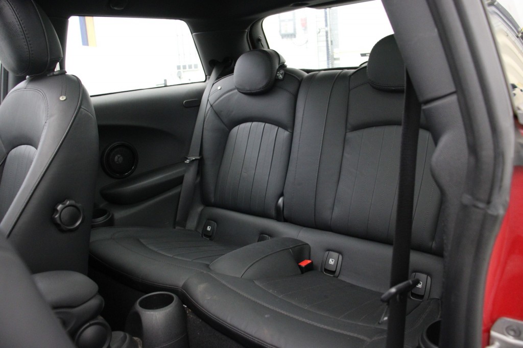 MINI-MINI ELECTRIC-Yours 33 kWh - Panorama, Leer, Carplay, Stoelverw. SOH 95%