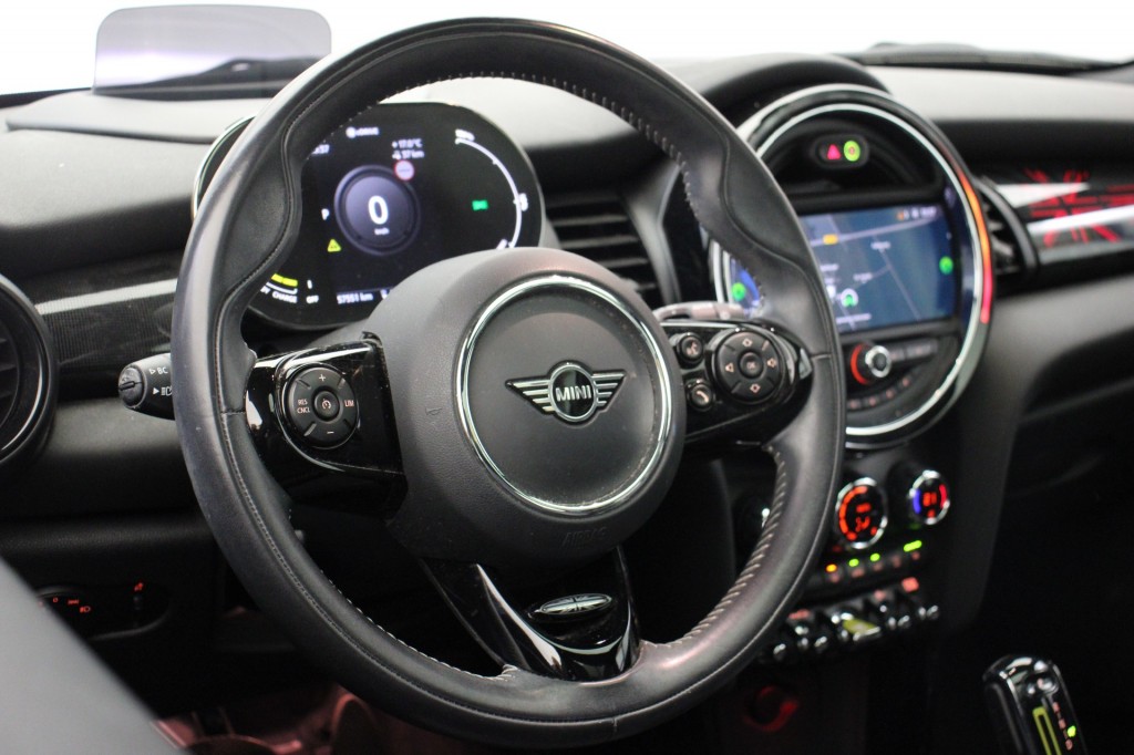 MINI-MINI ELECTRIC-Yours 33 kWh - Panorama, Leer, Carplay, Stoelverw. SOH 95%