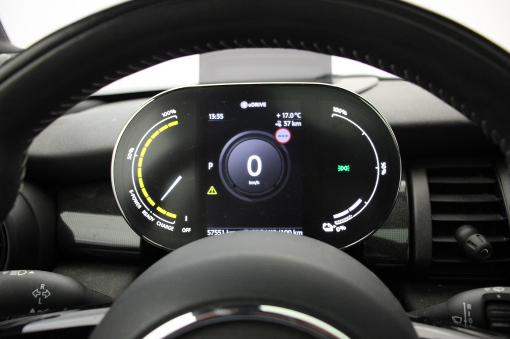 MINI-MINI ELECTRIC-Yours 33 kWh - Panorama, Leer, Carplay, Stoelverw. SOH 95%