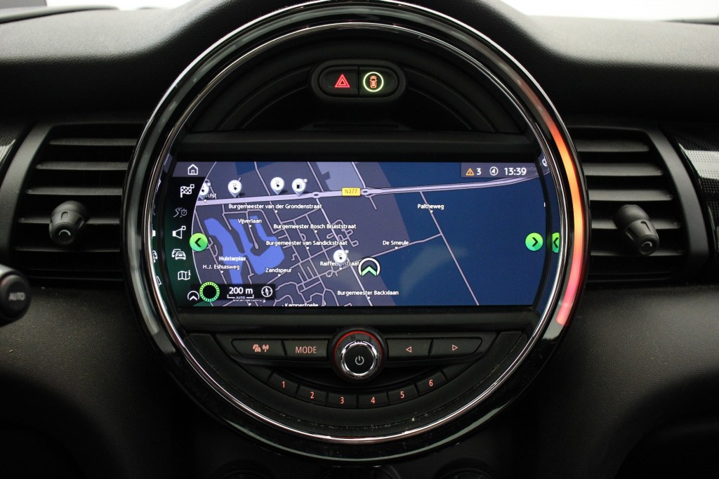 MINI-MINI ELECTRIC-Yours 33 kWh - Panorama, Leer, Carplay, Stoelverw. SOH 95%