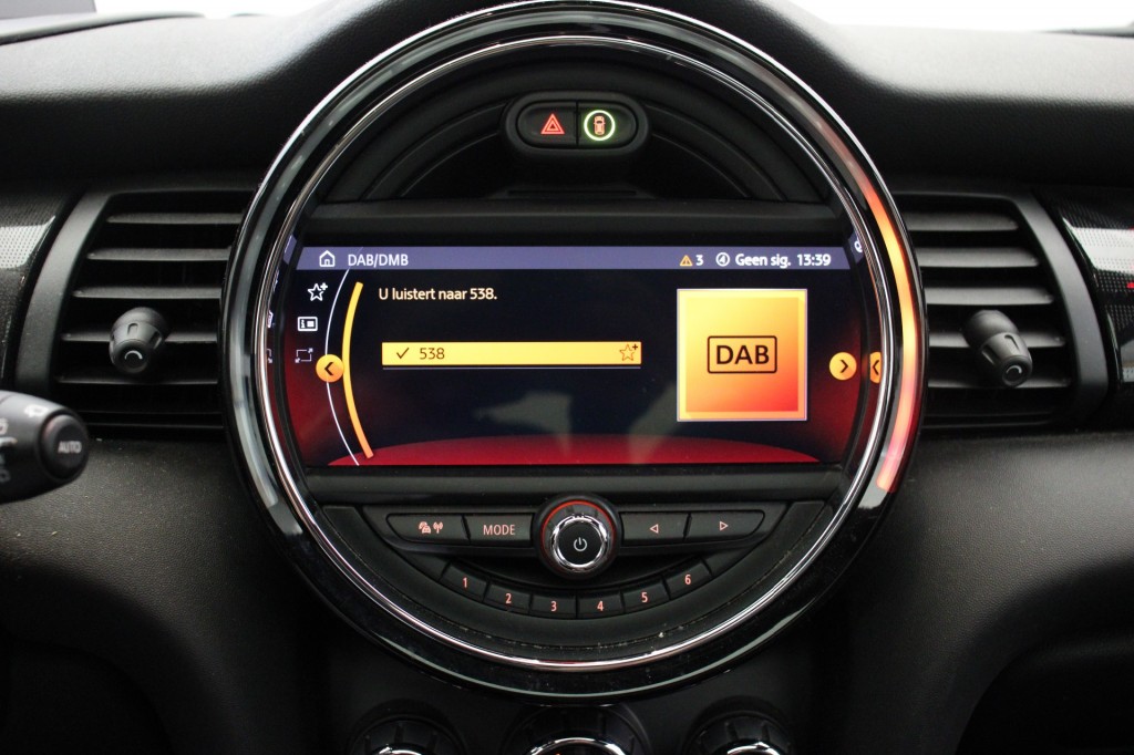 MINI-MINI ELECTRIC-Yours 33 kWh - Panorama, Leer, Carplay, Stoelverw. SOH 95%