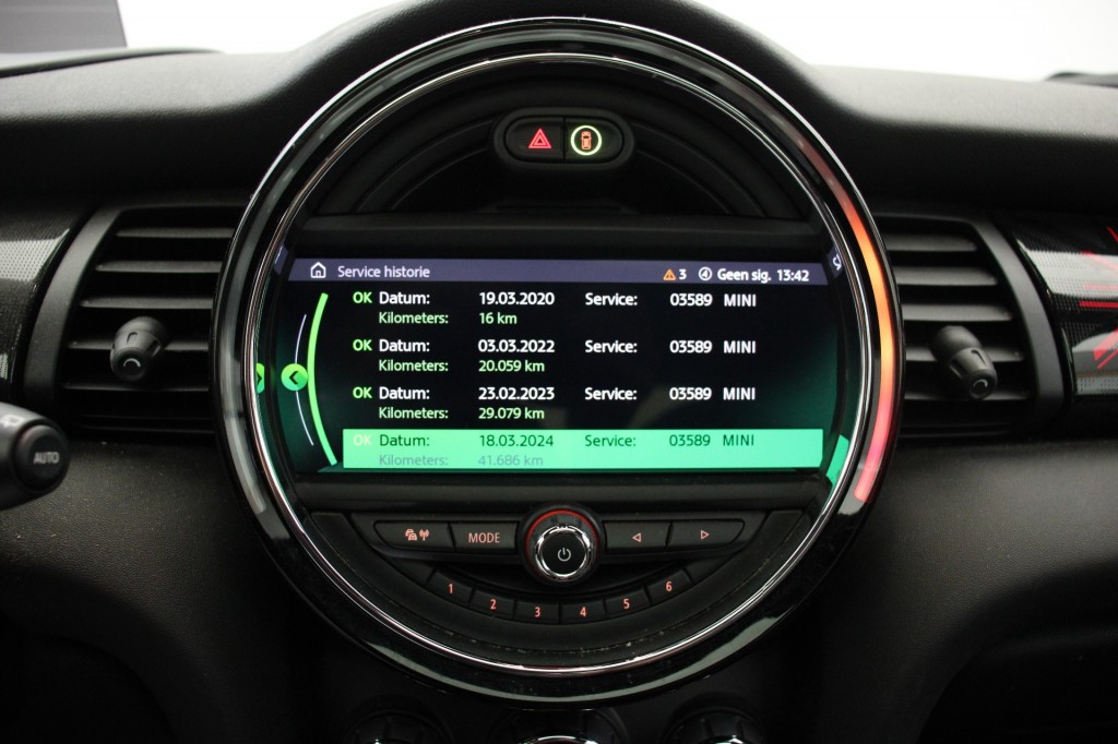 MINI-MINI ELECTRIC-Yours 33 kWh - Panorama, Leer, Carplay, Stoelverw. SOH 95%