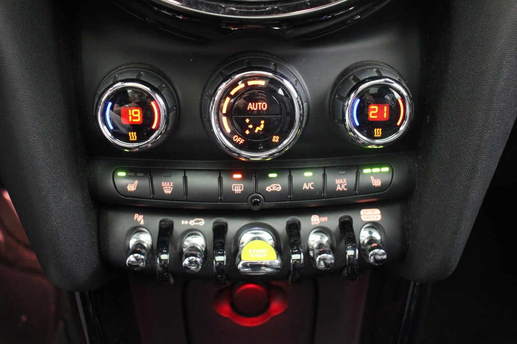 MINI-MINI ELECTRIC-Yours 33 kWh - Panorama, Leer, Carplay, Stoelverw. SOH 95%