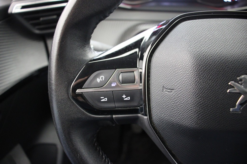 PEUGEOT-208-1.2 PureTech Active - Carplay, Navi, Cruise