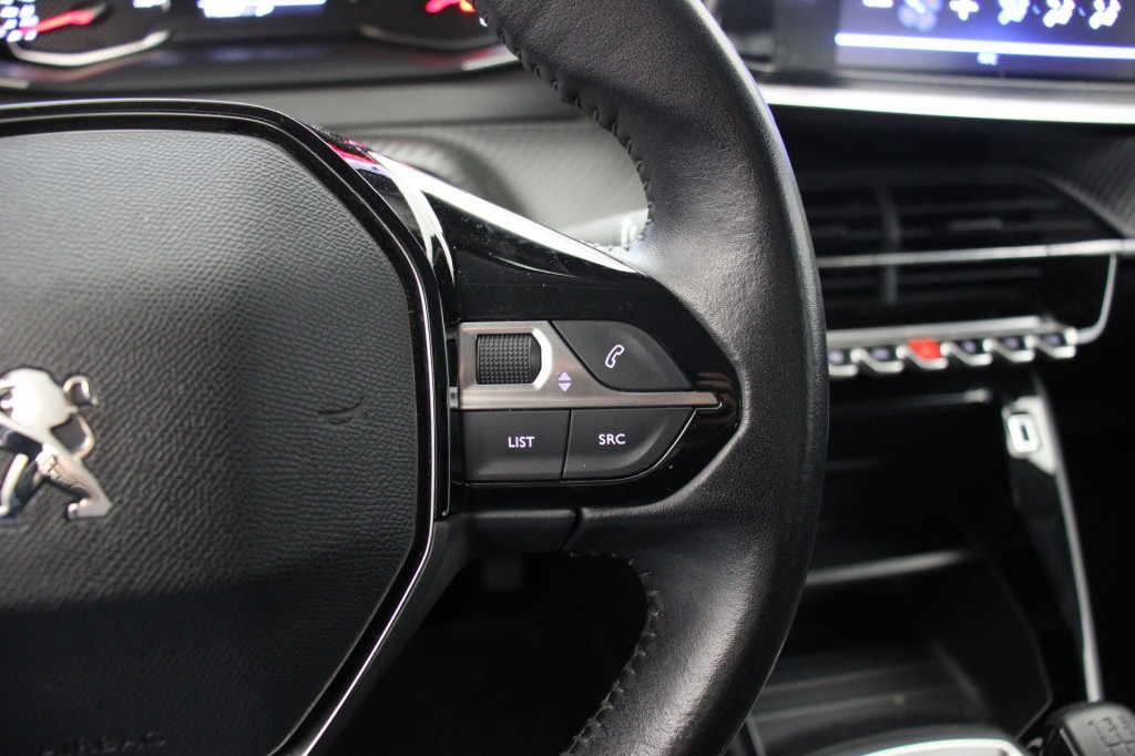 PEUGEOT-208-1.2 PureTech Active - Carplay, Navi, Cruise