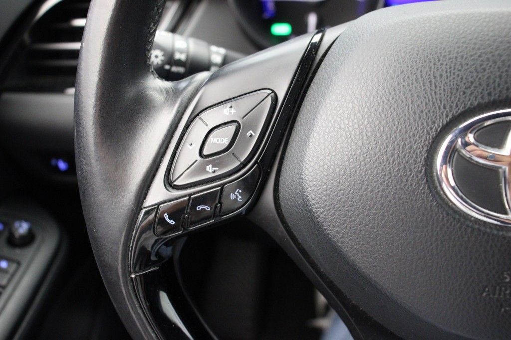 TOYOTA-C-HR-1.8 Hybrid Dynamic Automaat - Navi, Camera, Clima