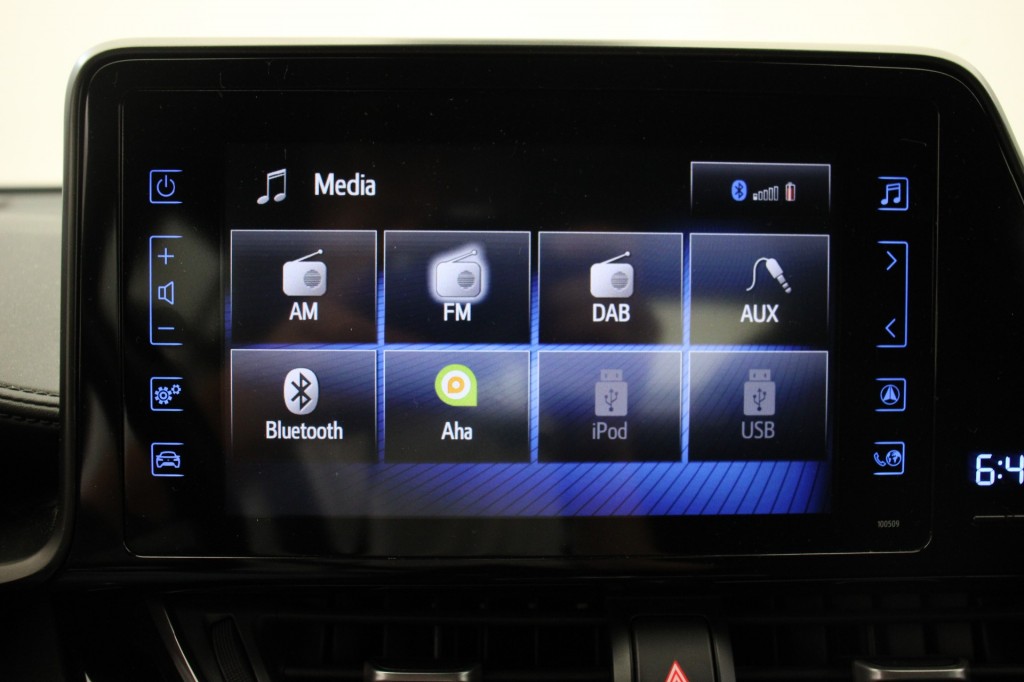 TOYOTA-C-HR-1.8 Hybrid Dynamic Automaat - Navi, Camera, Clima