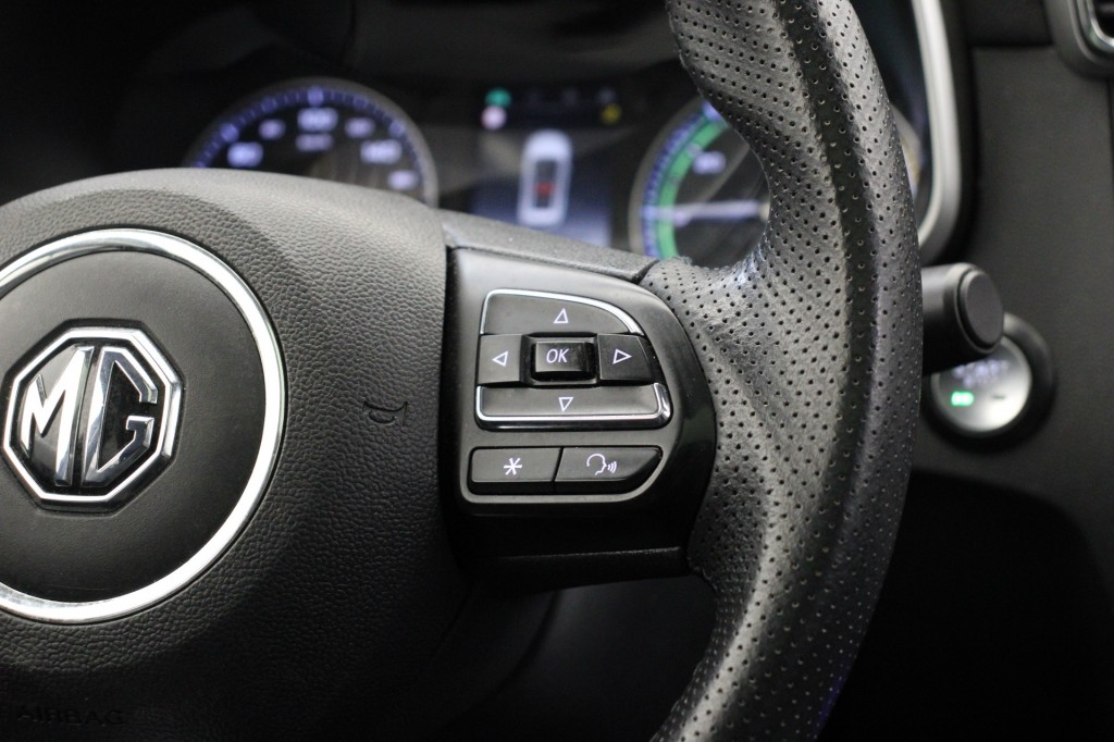 MG-ZS-EV Luxury 45 kWh - Carplay, Panorama, Leer, Stoelverw.