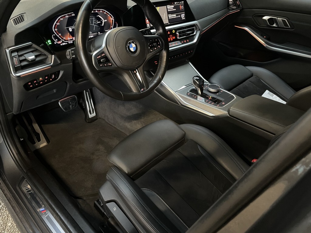 BMW-3-SERIE-Touring 318i 2.0 M-Sport/Trekhaak/Head-up/live cockpit