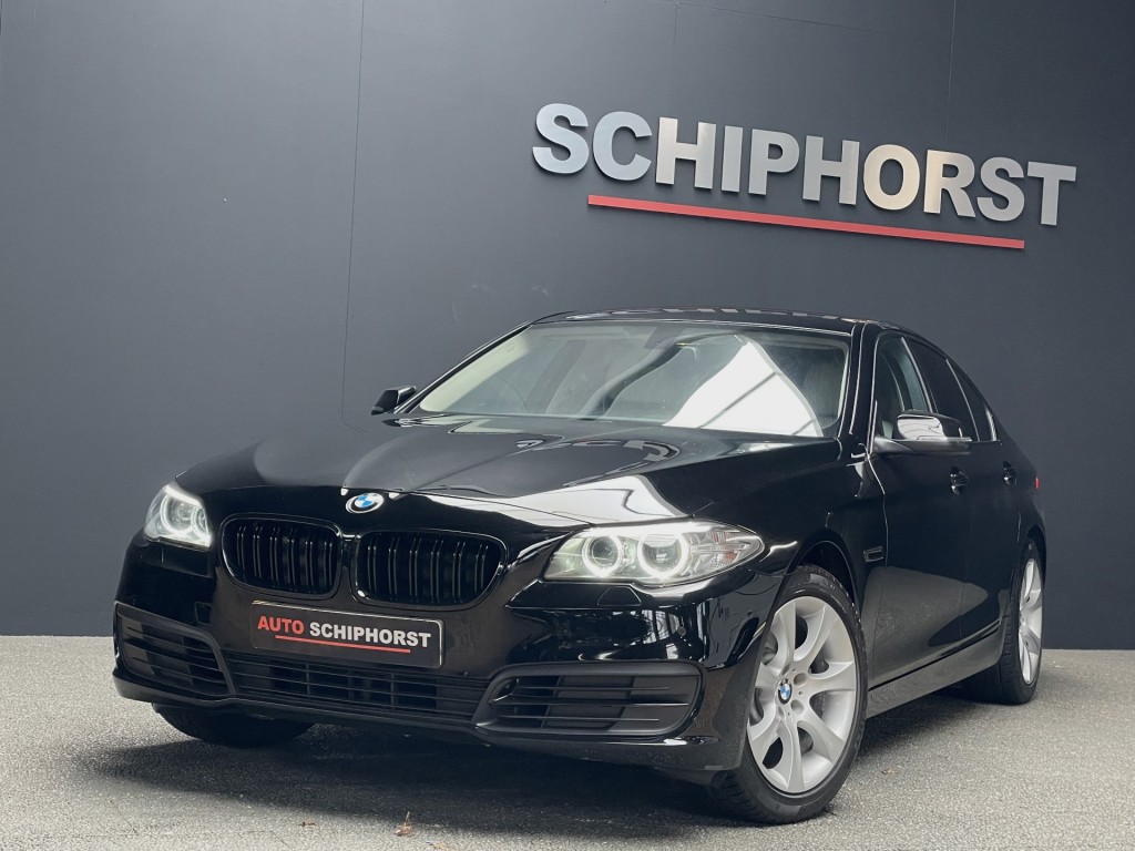 BMW-5-SERIE-520i Executive/key-less/navi professional/nap/Dealer onderhouden