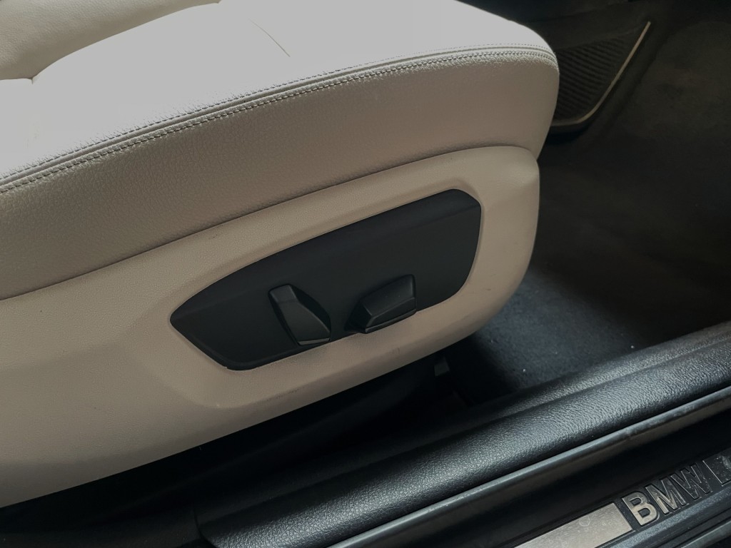 BMW-5-SERIE-520i Executive/key-less/navi professional/nap/Dealer onderhouden