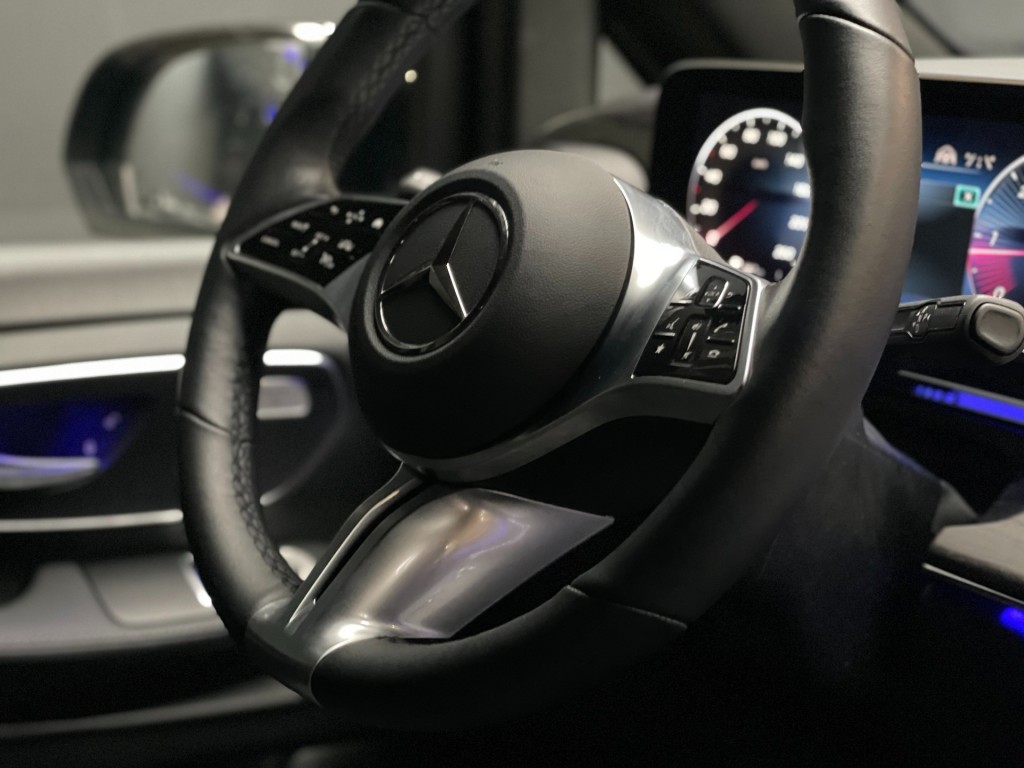 MERCEDES-BENZ-V-KLASSE-2XAMG /dubcab/ledgrill/19 inch/trekhaak/burmester/Avantgarde