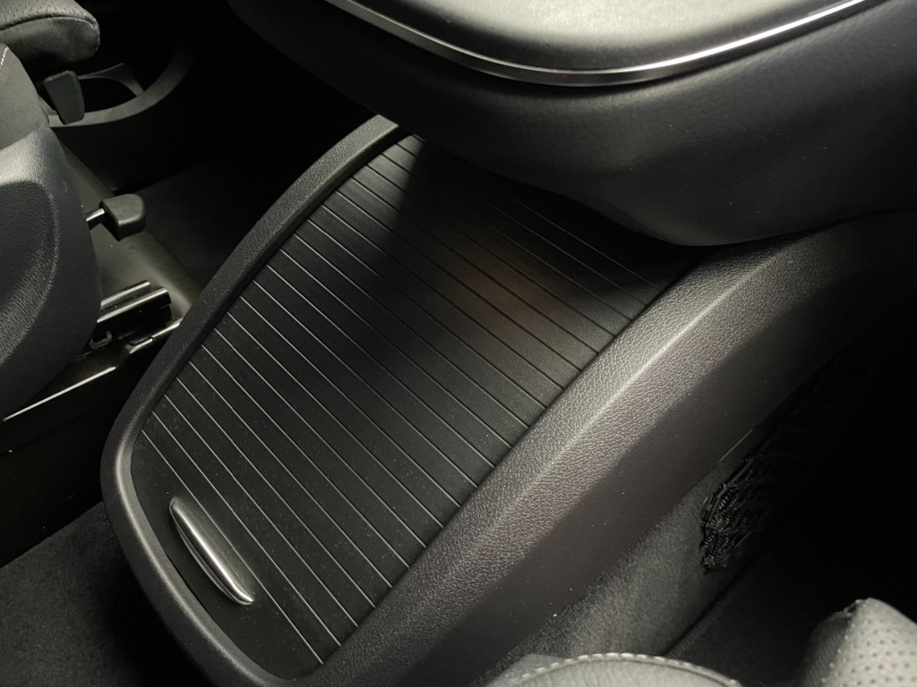 MERCEDES-BENZ-V-KLASSE-2XAMG /dubcab/ledgrill/19 inch/trekhaak/burmester/Avantgarde