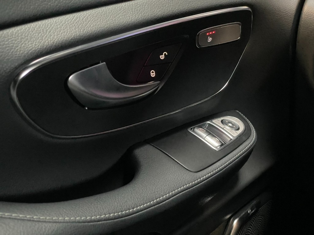 MERCEDES-BENZ-V-KLASSE-2XAMG /dubcab/ledgrill/19 inch/trekhaak/burmester/Avantgarde