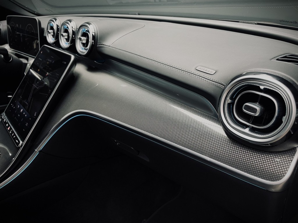MERCEDES-BENZ-C-KLASSE-Estate C220 AMG/elec stoelen/360camera/premium pakket