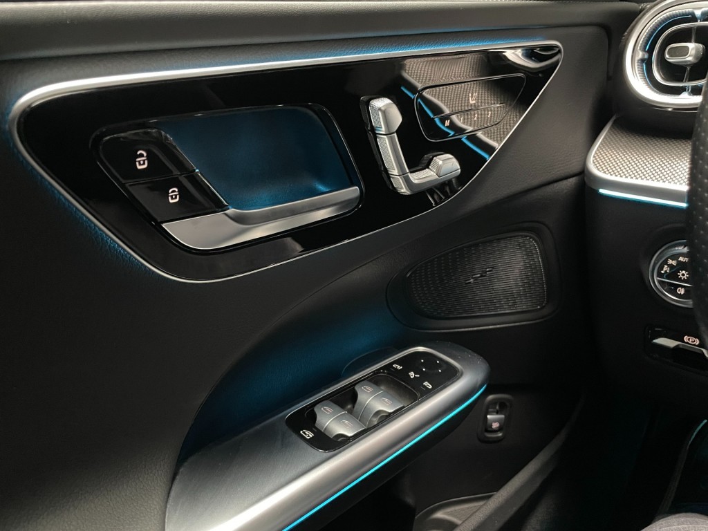 MERCEDES-BENZ-C-KLASSE-Estate C220 AMG/elec stoelen/360camera/premium pakket