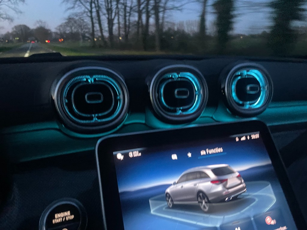 MERCEDES-BENZ-C-KLASSE-Estate C220 AMG/elec stoelen/360camera/premium pakket
