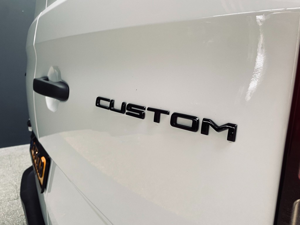 FORD-TRANSIT CUSTOM-2.0 tdci 136 pk L2 Trend/Led/18inch/white black bpm vrij