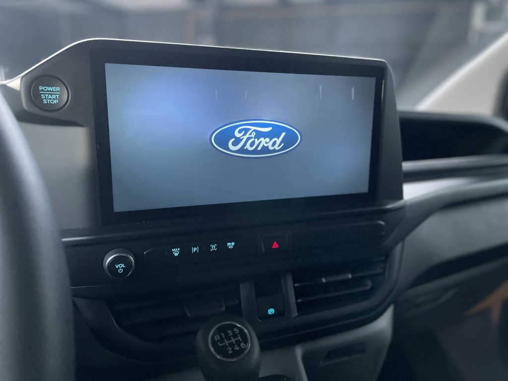 FORD-TRANSIT CUSTOM-2.0 tdci 136 pk L2 Trend/Led/18inch/white black bpm vrij
