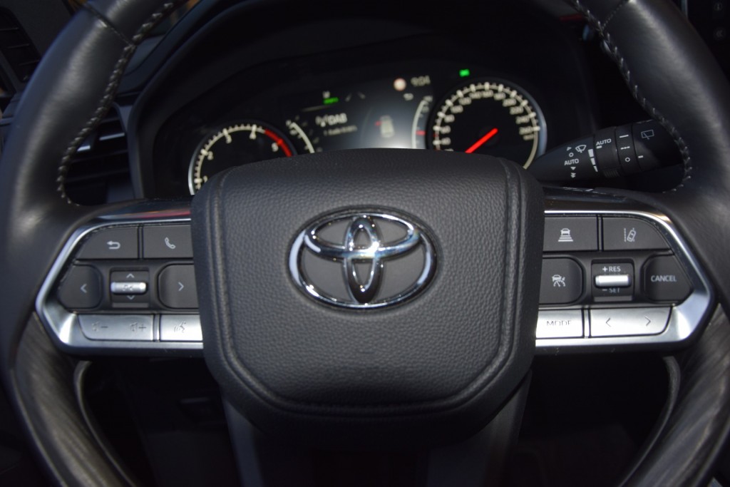 TOYOTA-LANDCRUISER 300-3.3 DIESEL TWIN TURBO 70TH ANNIVERSARY 4WD A/T VAN