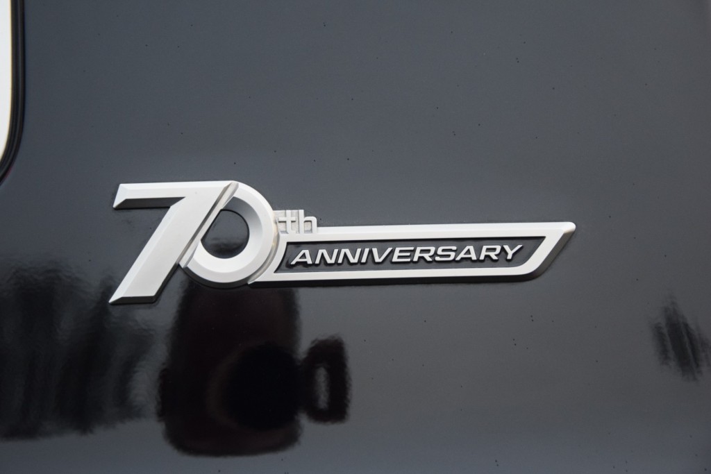 TOYOTA-LANDCRUISER 300-3.3 DIESEL TWIN TURBO 70TH ANNIVERSARY 4WD A/T VAN