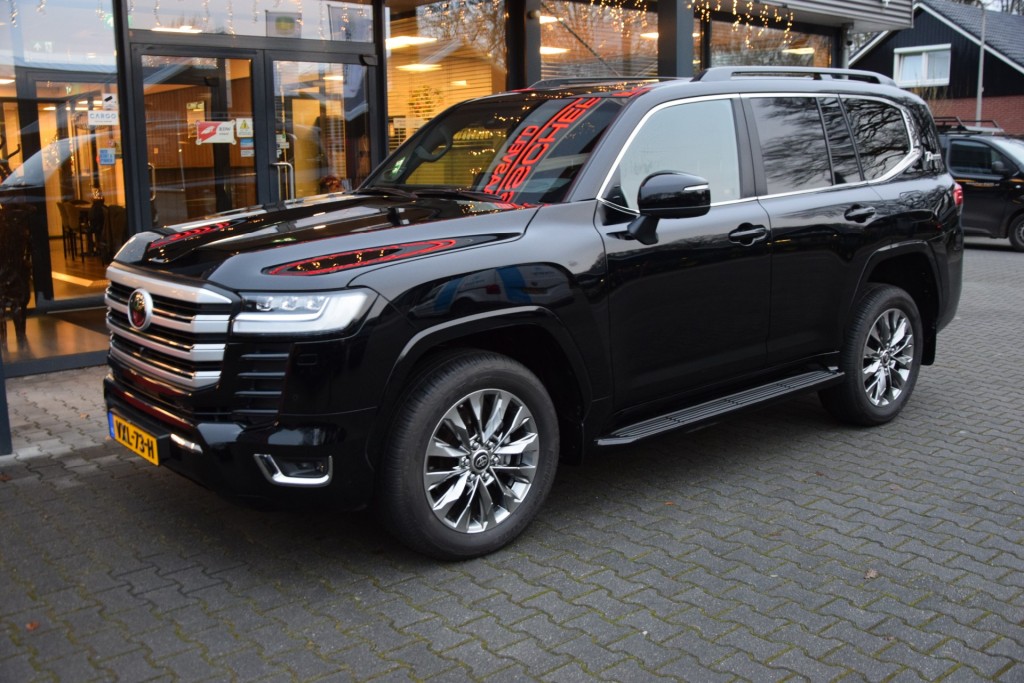 TOYOTA-LANDCRUISER 300-3.3 DIESEL TWIN TURBO 70TH ANNIVERSARY 4WD A/T VAN