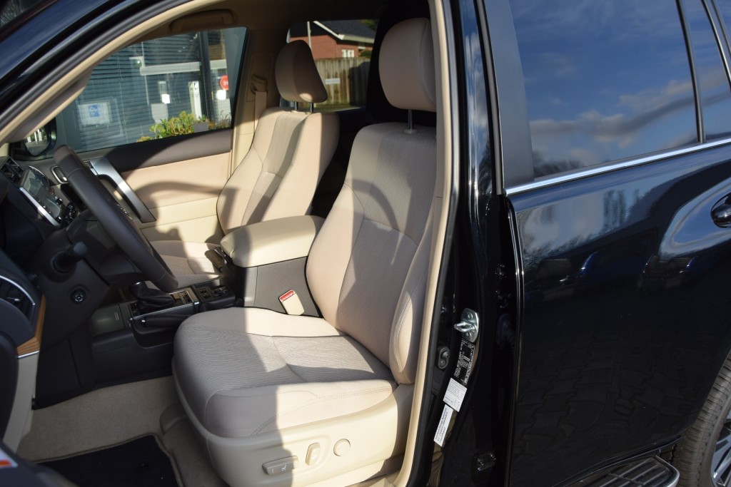 TOYOTA-LANDCRUISER 150-2.8 D-4D 5DRS PRESTIGE A/T VAN