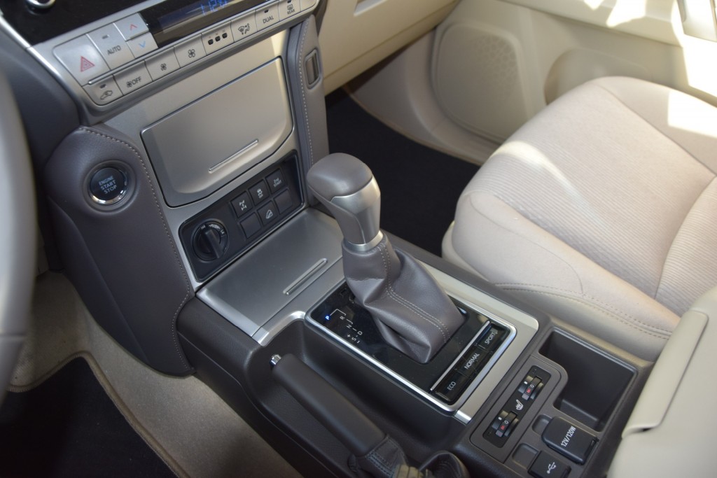 TOYOTA-LANDCRUISER 150-2.8 D-4D 5DRS PRESTIGE A/T VAN