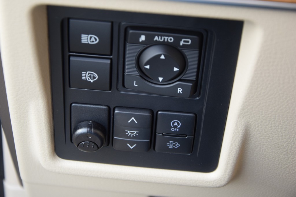 TOYOTA-LANDCRUISER 150-2.8 D-4D 5DRS PRESTIGE A/T VAN