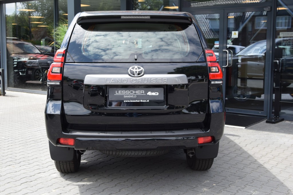 TOYOTA-LANDCRUISER 150-2.8 D-4D 5D CHALLENGER/COUNTRY AT VAN BPM VRIJ