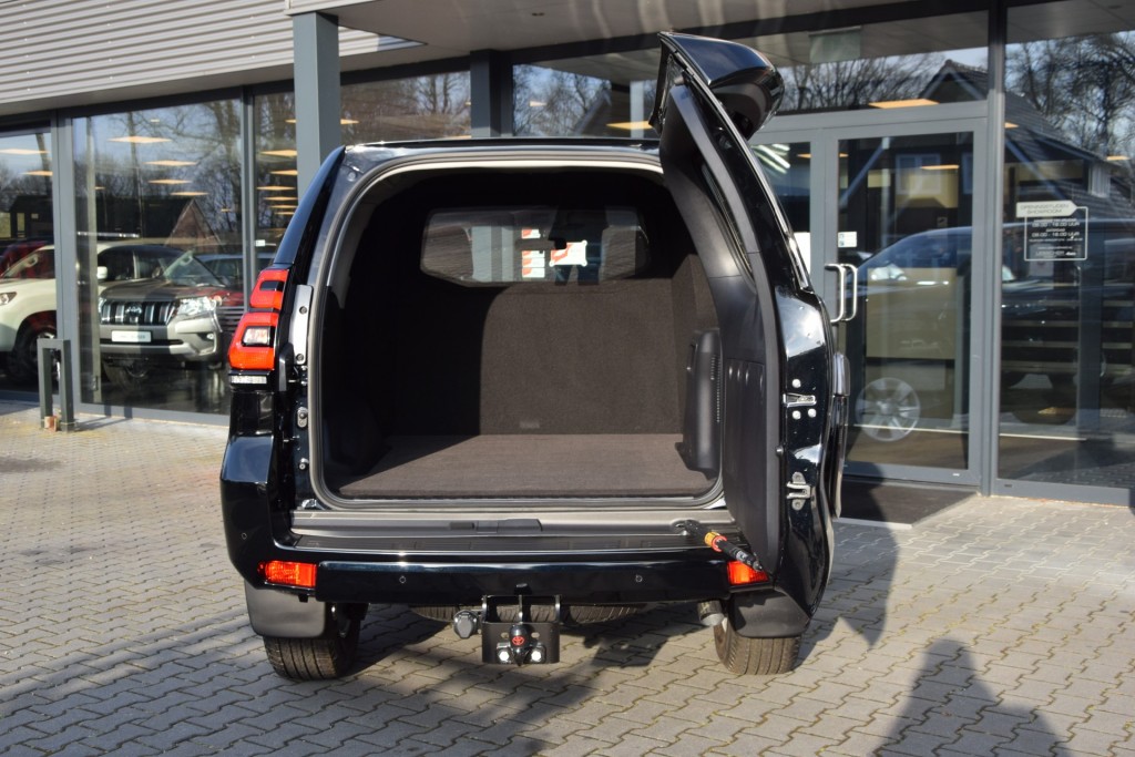 TOYOTA-LANDCRUISER 150-2.8 D-4D 5D CHALLENGER/COUNTRY AT VAN BPM VRIJ