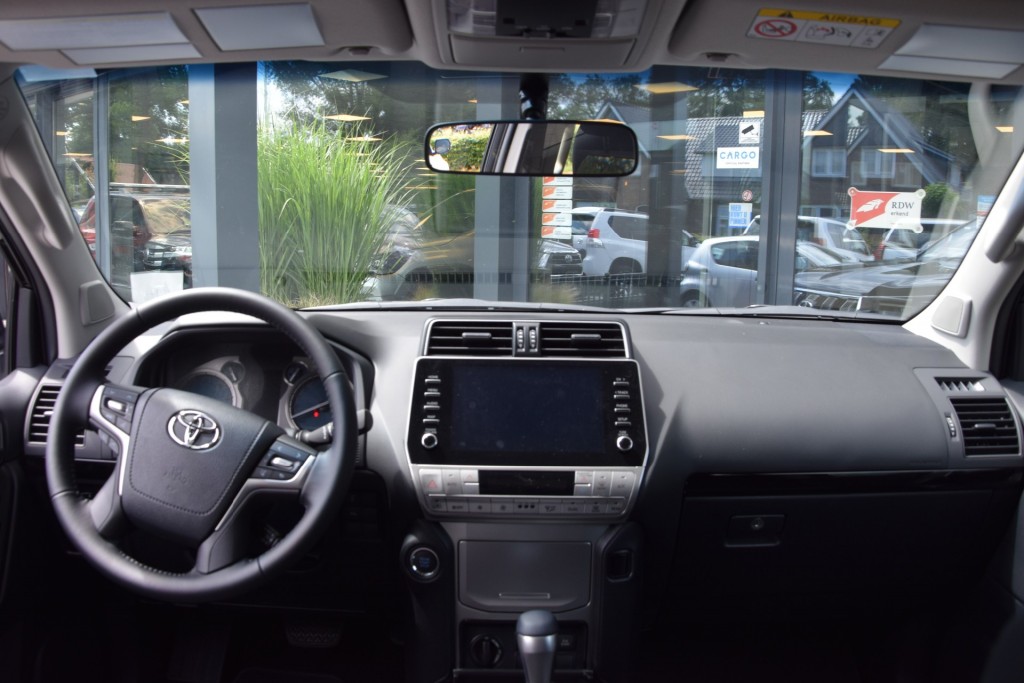 TOYOTA-LANDCRUISER 150-2.8 D-4D 5D CHALLENGER/COUNTRY AT VAN BPM VRIJ
